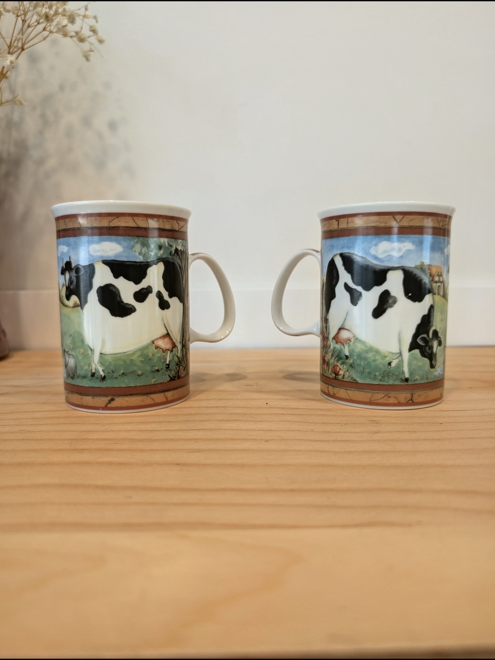The Lakeside Collection – Vintage Cow Porcelain Mugs (Set of 2)